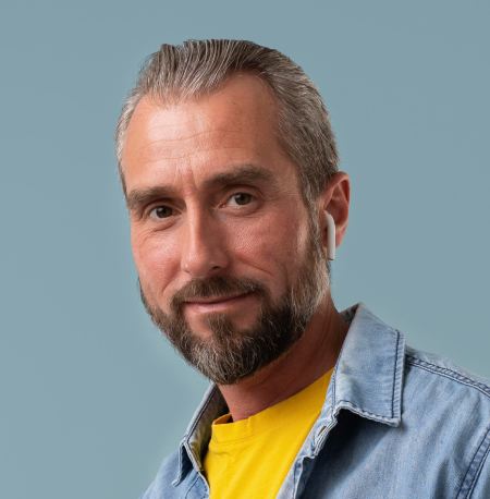 Mark R